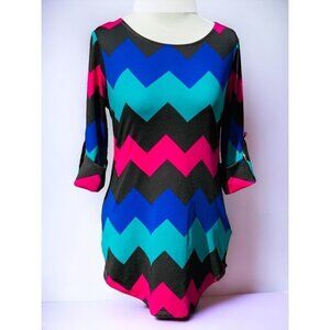 NEW DIRECTIONS LADIES MULTI COLOR CHEVRON PATTERN TUNIC TOP BRAND NEW SIZE SMALL